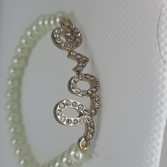 Stretch Faux Pearl LOVE Bracelet. Need to peek at least.. - Picture 2 of 6